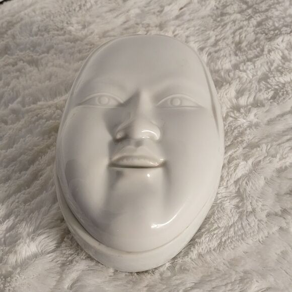Vintage Figural Face Porcelain Trinket Box - Picture 1 of 7